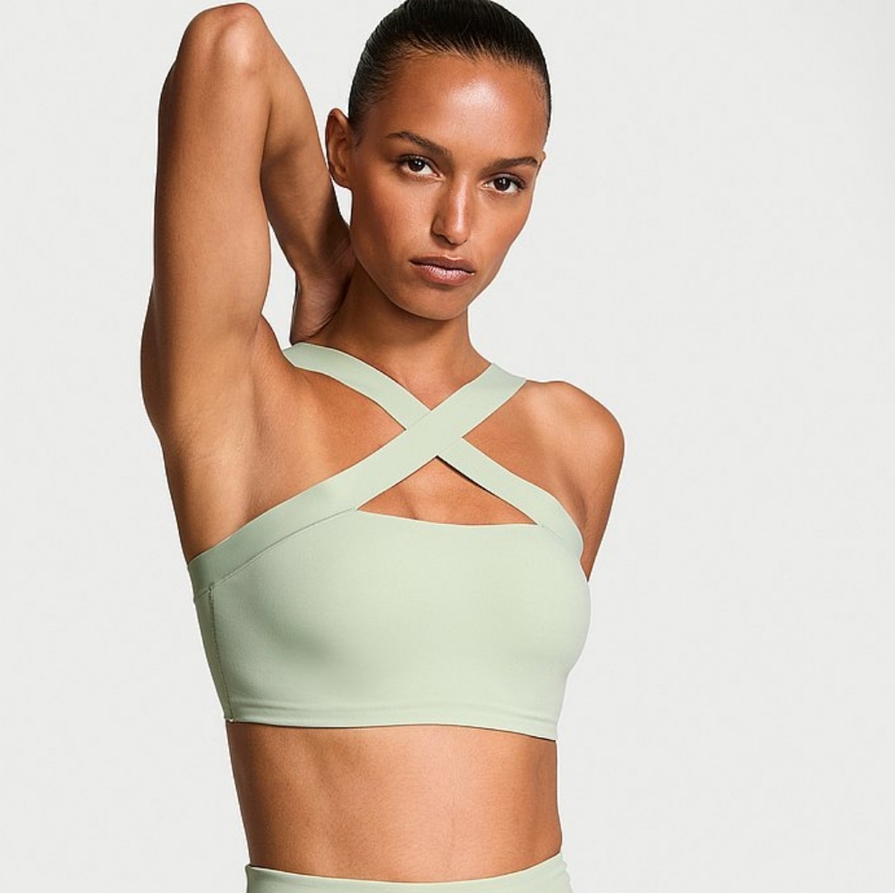 NWT Victoria's Secret Sport Soft Green Cross Strap Bandeau Sports Bra Size Small